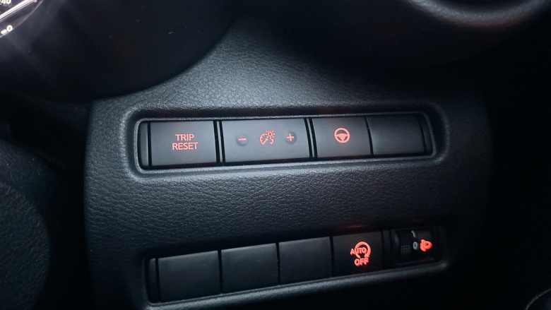 Nissan Juke 1.0 DiG-T N-Connecta 5dr Petrol Hatchback